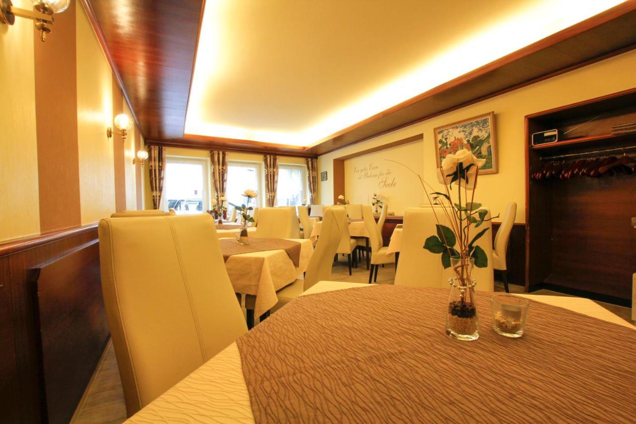 Landhotel Goldener Stern Trautskirchen ภายนอก รูปภาพ