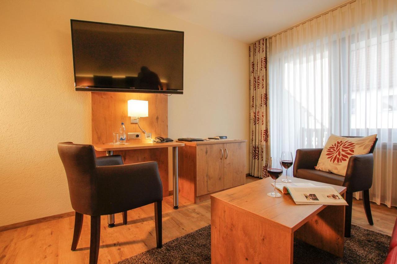 Landhotel Goldener Stern Trautskirchen ภายนอก รูปภาพ