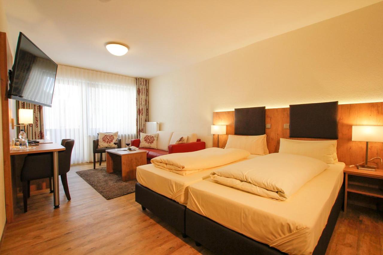 Landhotel Goldener Stern Trautskirchen ภายนอก รูปภาพ